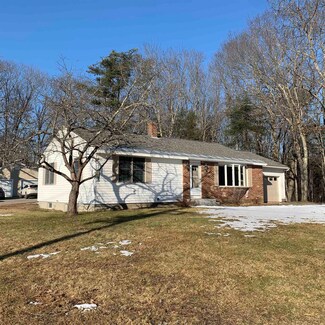 46 Pinewood Dr, Somersworth, NH 03878