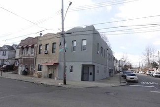 99-02 212th St, Queens Village, NY 11429