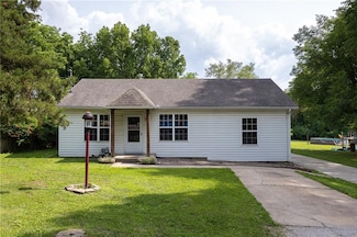 5135 Parkview Ave, Kansas City, KS 66104