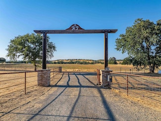 15775 Red Bank Rd, Red Bluff, CA 96080