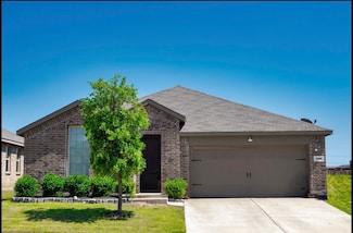828 Costlow Ln, Fate, TX 75189