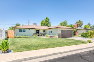 447 W Scott Ave, Clovis, CA 93612