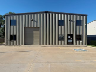 1221 E 25th St, Lawrence, KS 66046