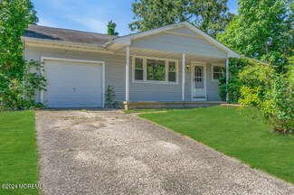 203 Lake Placid Dr, Little Egg Harbor Township, NJ 08087