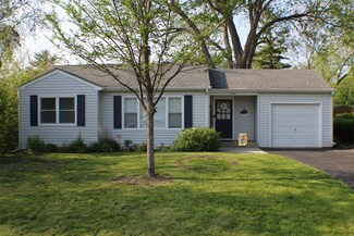 4300 Clearview Dr, McHenry, IL 60050