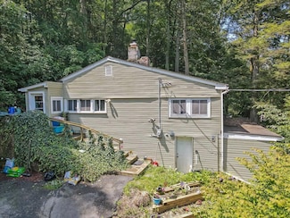 6680 Haasadahl Rd, Allentown, PA 18106