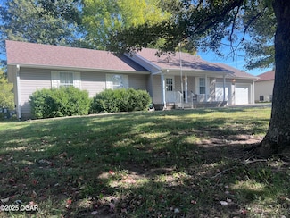 1411 Gold Stream Dr, Webb City, MO 64870