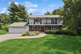 6 Frederick Dr, Poughkeepsie, NY 12603