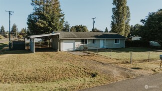 961 K St, Forks, WA 98331