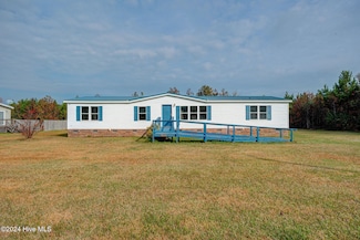 2883 Collins Dr, Lumberton, NC 28358
