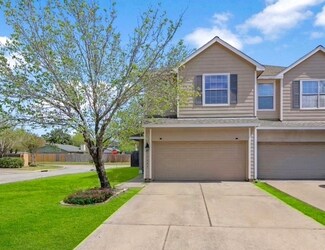 17242 Oakwood Chase Dr, Spring, TX 77379