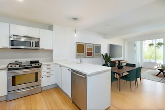 2 Earhart St Unit T409, Cambridge, MA 02141