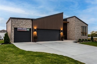18221 W 168th Terrace, Olathe, KS 66062