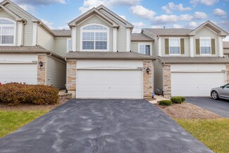 1690 Fredericksburg Ln, Aurora, IL 60503