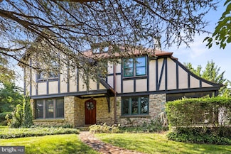 5222 Rockery Rd, Spring Grove, PA 17362