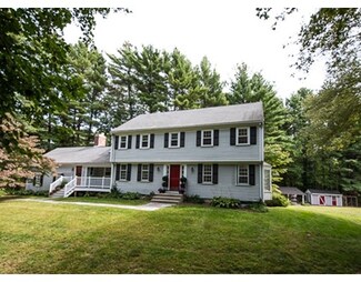 15 Brookfield Rd, Dover, MA 02030