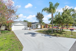 635 Kingbird Cir, Delray Beach, FL 33444