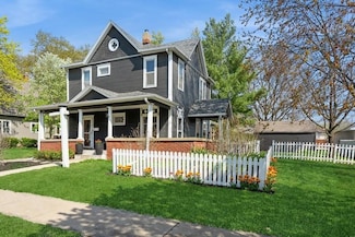 1118 Rapids St, Adel, IA 50003