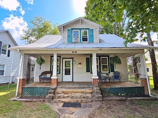 292 Holcombe Ave, New Castle, VA 24127