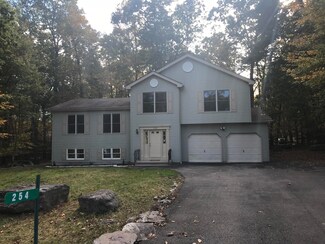 254 Spicebush Dr, East Stroudsburg, PA 18301