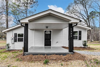 1323 Colon Rd, Sanford, NC 27330