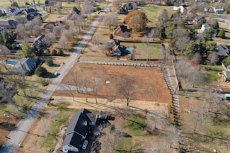 135 Buchanan Cir, Hendersonville, TN 37075