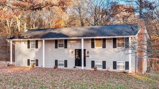 6600 Denwood Dr, Nashport, OH 43830