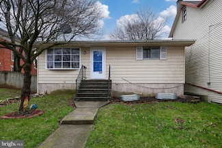 328 W High St, Womelsdorf, PA 19567