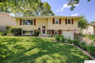 9374 N St, Omaha, NE 68127