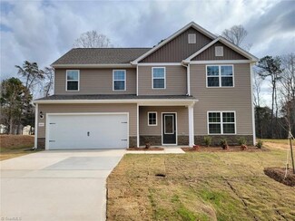 3453 Robindale Dr, Winston-Salem, NC 27107