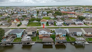 228 Barracuda St, Hitchcock, TX 77563