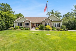 92 Buckingham Dr, Swansea, MA 02777