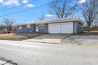 313 S Water St, Clinton, MO 64735