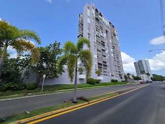 1026 Ave Luis Vigoreaux Unit 19F, Guaynabo, PR 00966