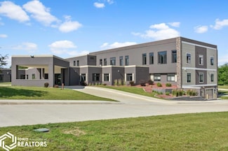 110 Rocksylvania Ave Unit 201, Iowa Falls, IA 50126