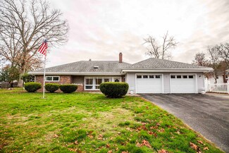 13 Irving St, Salem, NH 03079