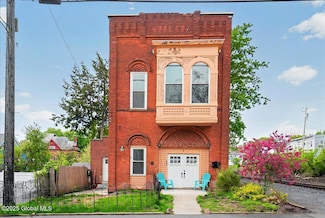 2 Hill St, Waterford, NY 12188