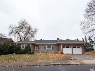 502 W Crestwood Dr, Peoria, IL 61614