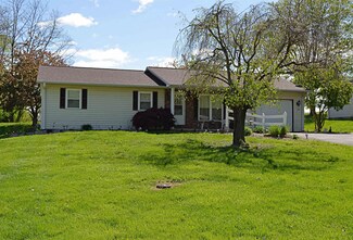 708 SW 3rd St, Washington, IN 47501