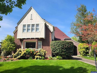 316 NW 32nd St, Corvallis, OR 97330