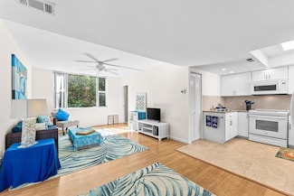 1810 New Palm Way Unit 216, Boynton Beach, FL 33435