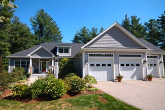 32 Parmenter Rd, Londonderry, NH 03053