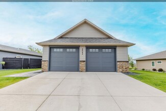 2043 35th St, Spirit Lake, IA 51360