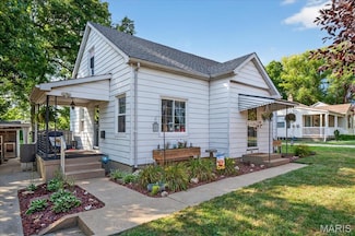 105 N 49th St, Belleville, IL 62226