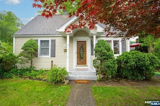 38 Rockridge Rd, Haskell, NJ 07420
