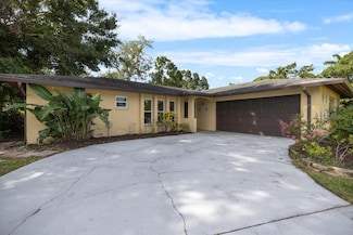 2517 Amanda Dr, Sarasota, FL 34232