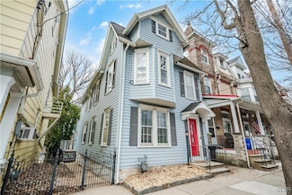 522 2nd St, Catasauqua, PA 18032