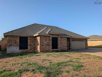1319 Parliament St, Burkburnett, TX 76354