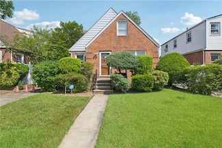 150 Heathcote Rd, Elmont, NY 11003