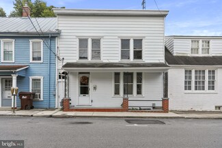 28 W Seminary St, Mercersburg, PA 17236